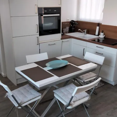 Escapade A Apartment *